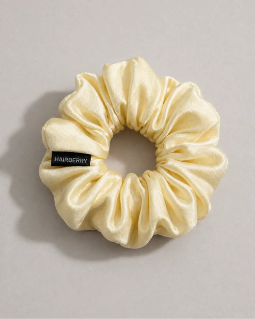 The Signature Silk Scrunchie (Off-white, Large)