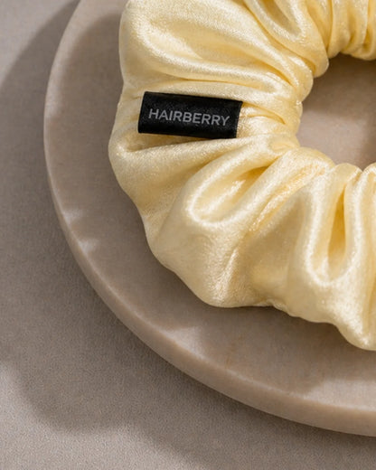 The Signature Silk Scrunchie (Off-white, Large)